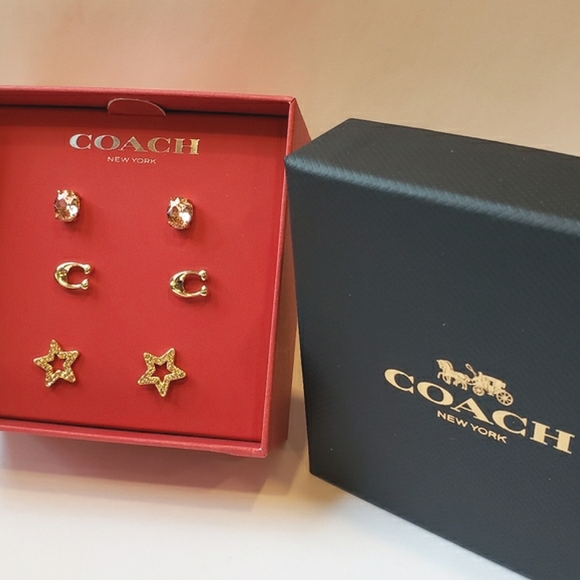 Coach Signature Star Earrings Set. 3 pairs in gift box. Pink, gold tone - Picture 2 of 11